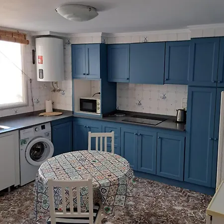 An In With 3 Bedrooms, Located Near And Gandia *